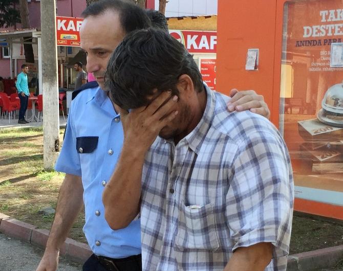 Aldatan karısını bağlayıp köpek tasmasıyla dövdü