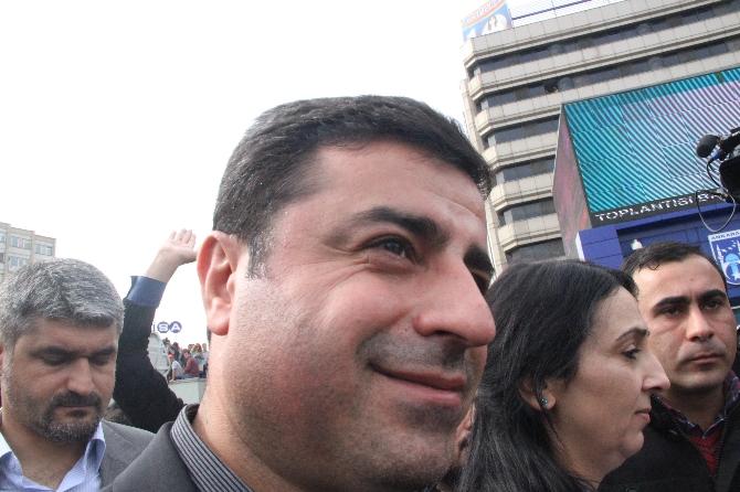 Demirtaş kanlı meydanda HDP'ye oy istedi