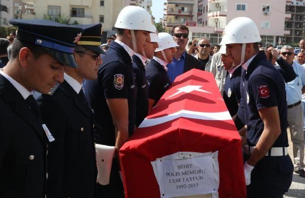 Diyarbakır'da şehit olan polis son yolculuğuna uğurlandı