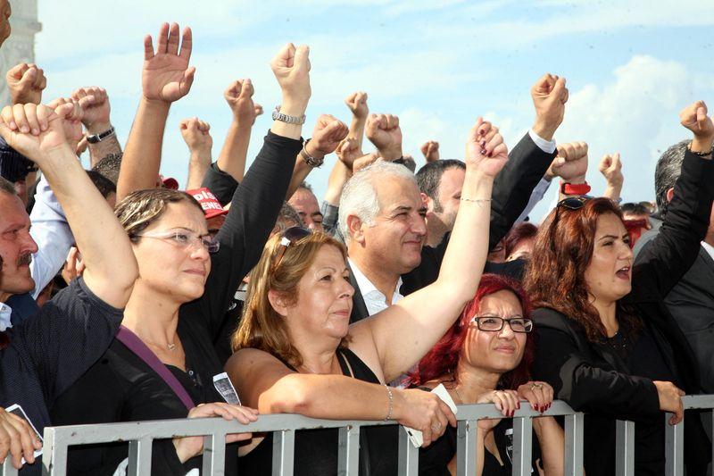 İzmir'de bombalı saldırı protesto edildi