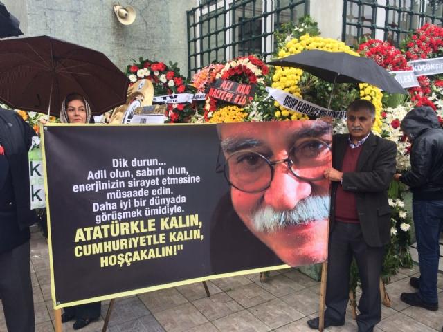 Levent Kırca son yolculuğuna uğurlandı