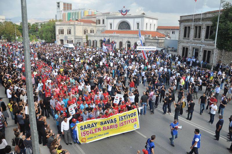 Ankara'daki saldırı İzmir'de protesto edildi