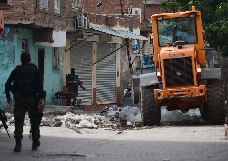 Diyarbakır'da dev terör operasyonu