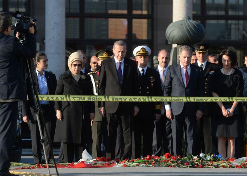 Erdoğan patlamanın olduğu meydana gitti