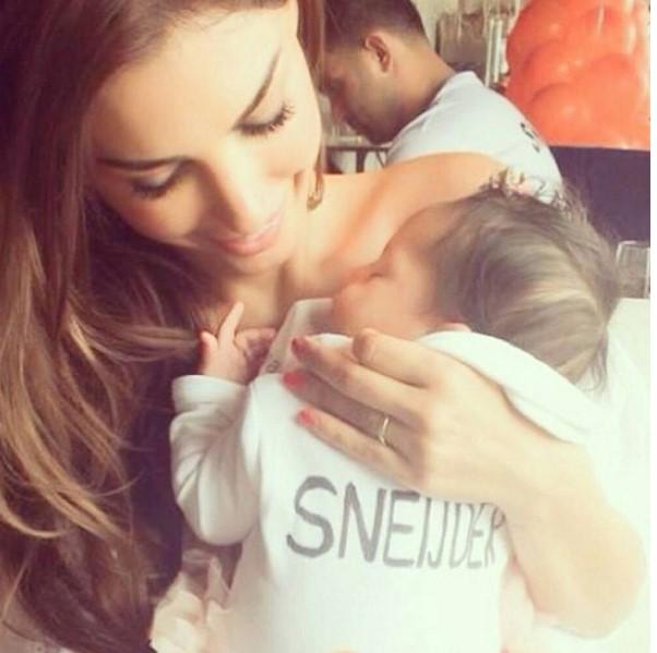 Sneijder'in oğlu Xess Xava'dan ilk fotoğraf