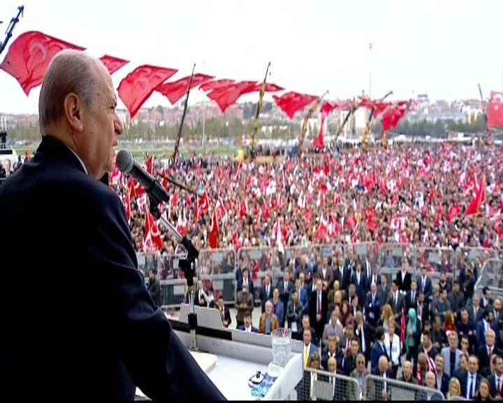 Bahçeli Yenikapı'da MHP'lilerle buluştu