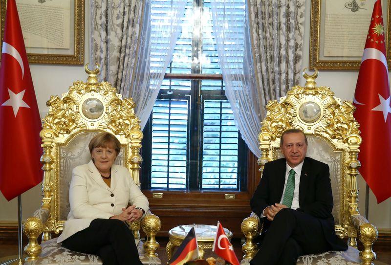 Erdoğan ile Merkel bir araya geldi
