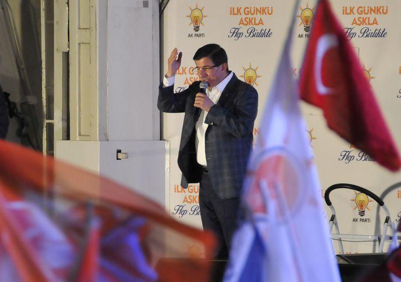 Davutoğlu yerli otomobil için tarih verdi