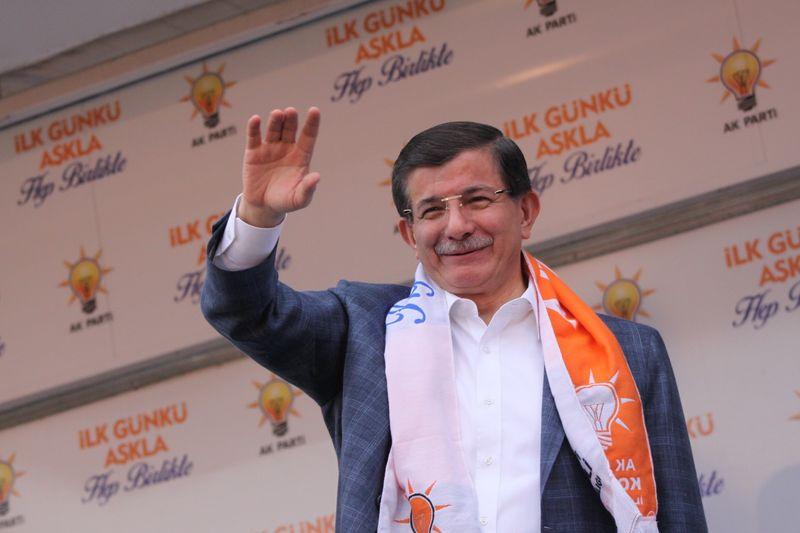 Davutoğlu yerli otomobil için tarih verdi