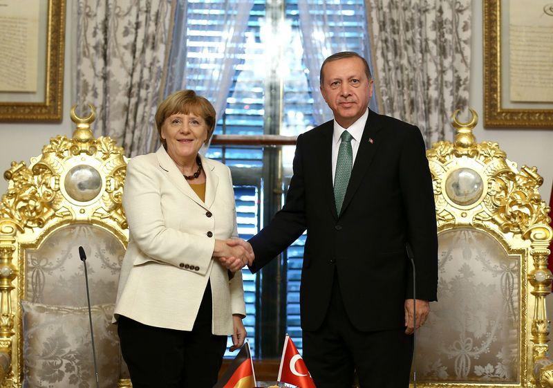 Merkel'den Türkiye'ye AB fonlarından 3 milyar euro sözü