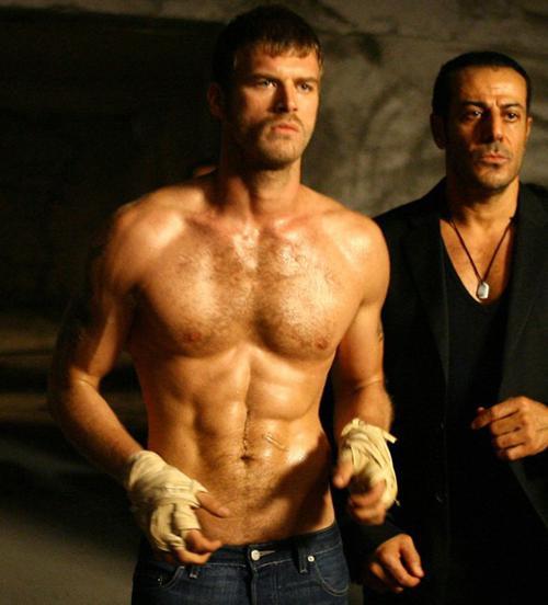 Kerem Bürsin'in spor pozları