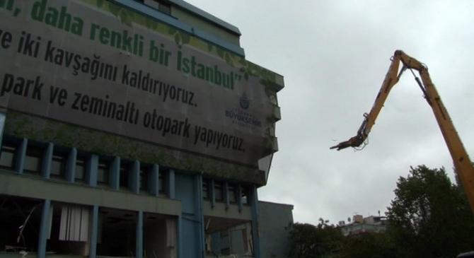 İSKİ Genel Müdürlüğü binasının yıkımına başlandı