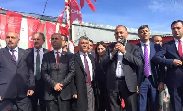 Gürsel Tekin oy istemeye gittiği Ardahan'da ilgi görmedi