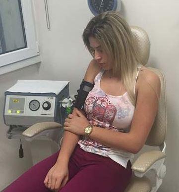 En güzel kalça yarışmasında elenen kız intihara kalkıştı