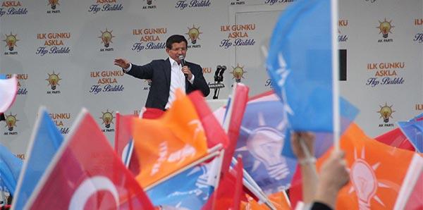 Başbakan Davutoğlu'ndan İbrahim Tatlıses'e teşekkür