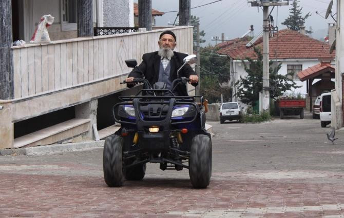 90’lık dedenin ATV keyfi İZLE