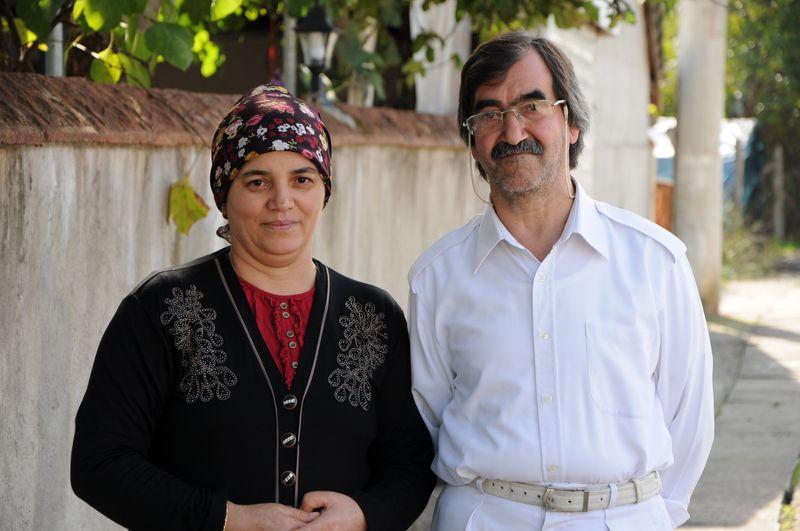 42 yıldır sadece beyaz giysi giyiyor