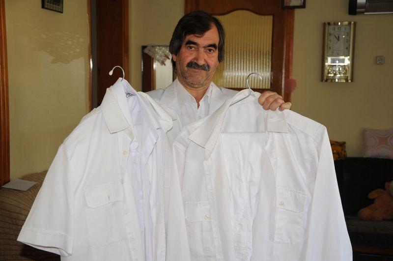 42 yıldır sadece beyaz giysi giyiyor