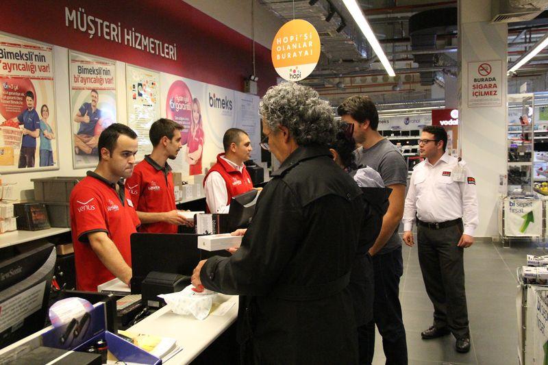 iPhone 6S satışa sunuldu