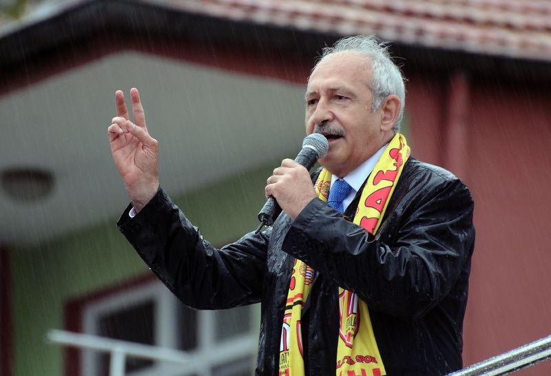 CHP mitinginde sadece Kılıçdaroğlu ıslandı
