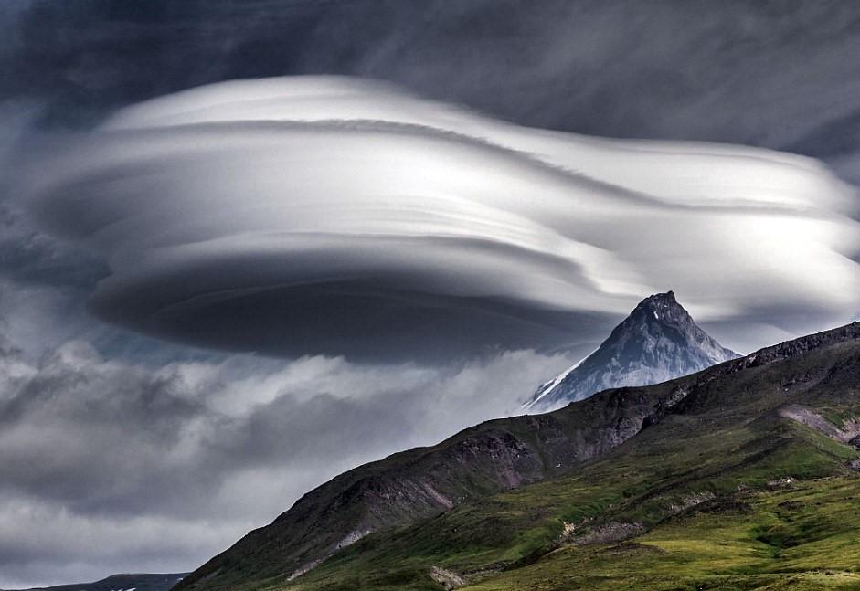 Rusya'da bulutlar gizemli anlar oluşturdu