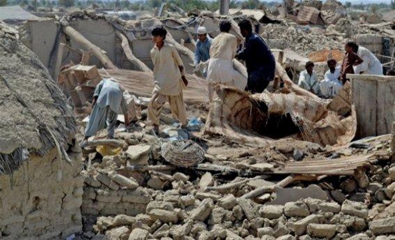 Afganistan'da 7,6 büyüklüğünde deprem