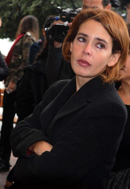 Pelin Batu Dilek Doğan'ın taziyesinde ağladı