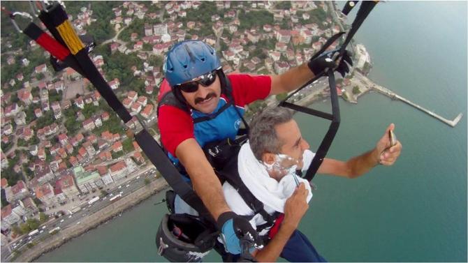 500 metre yükseklikte sakal tıraşı oldu