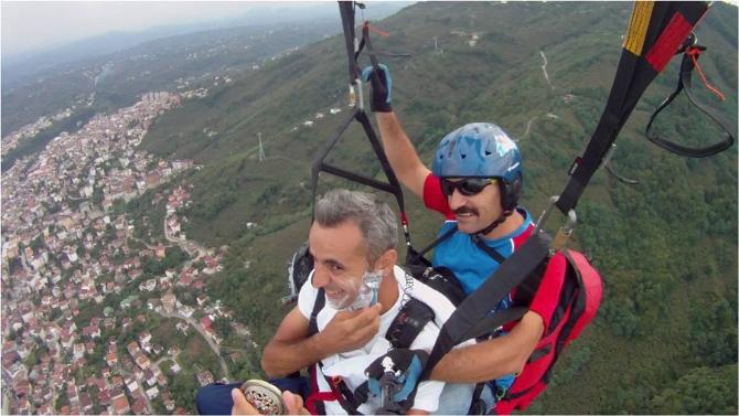 500 metre yükseklikte sakal tıraşı oldu