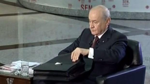 Davutoğlu'ndan Bahçeli'ye çanta cevabı