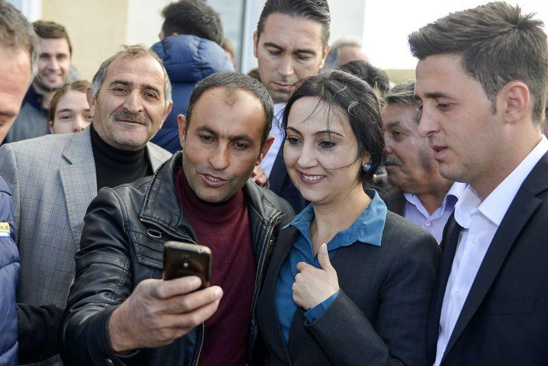 Figen Yüksekdağ oyunu Van'da kullandı