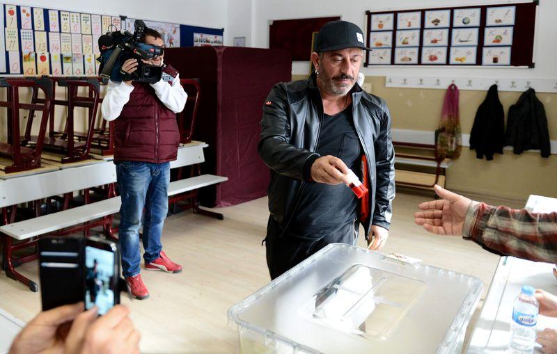 Ünlüler sandıkta
