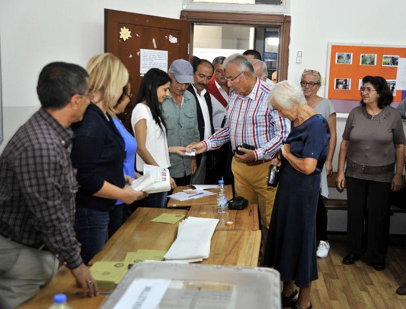 Deniz Baykal oyunu Antalya'da kullandı