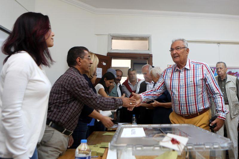 Deniz Baykal oyunu Antalya'da kullandı