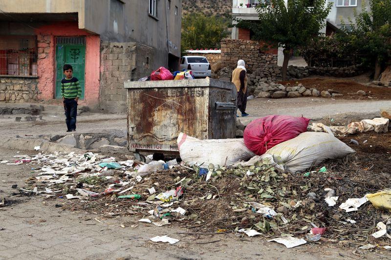 Hani'de HDP'ye oy vermeyen mahallenin çöpleri toplanmıyor