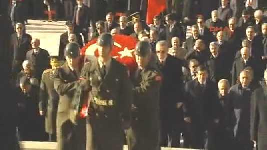 Atatürk ölümünün 77. yılında anılıyor
