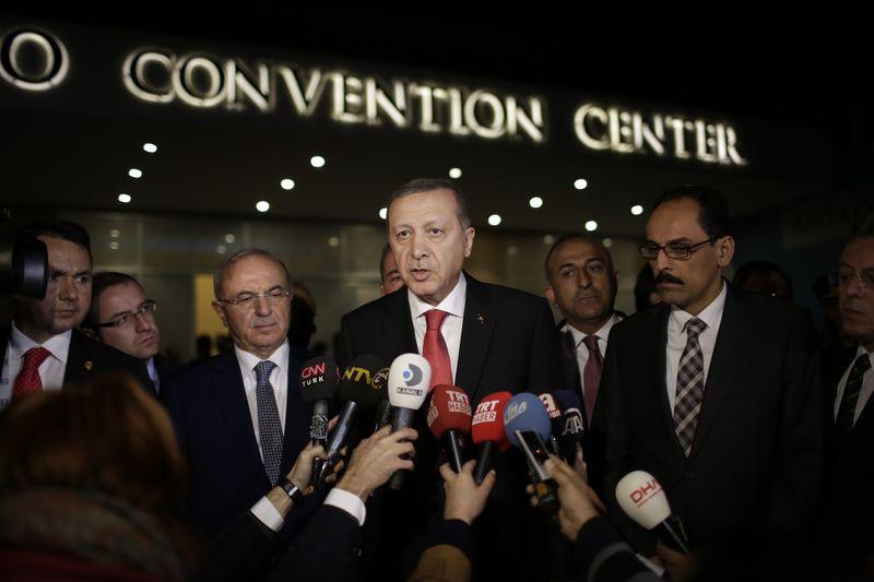 Erdoğan: Fırat'ın batısına kimse geçemez