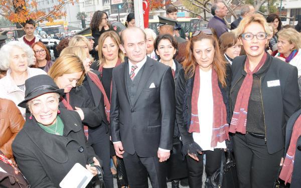 Atatürk'e benzeyen adamlar