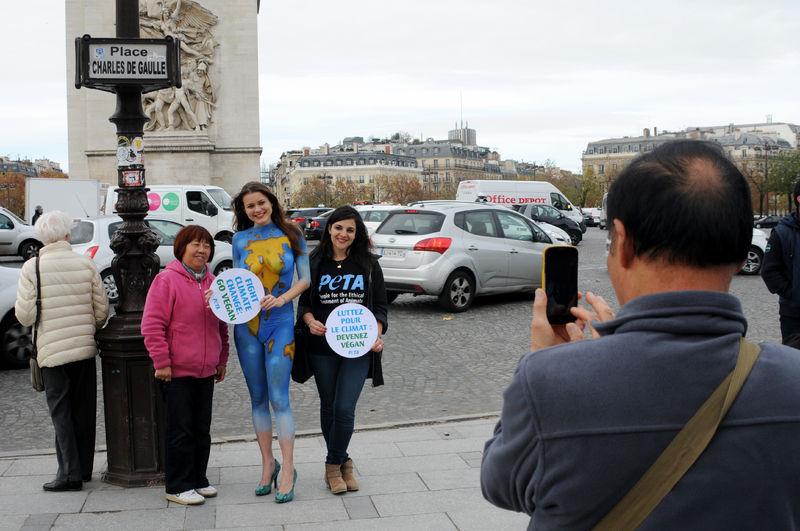 PETA'dan Fransa'da eylem