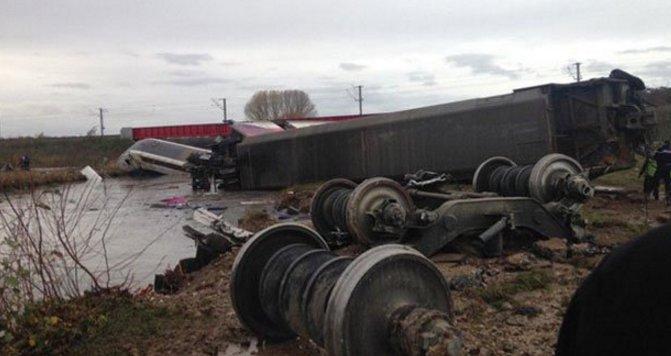 Fransa'da hızlı tren raydan çıktı: 7 ölü