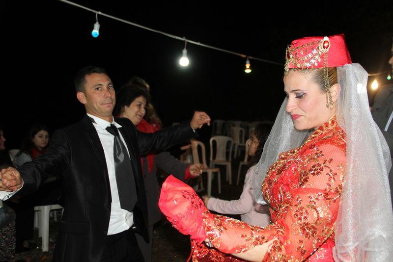 Nikahta Hayır diyen damat ile gelin düğün yaptı