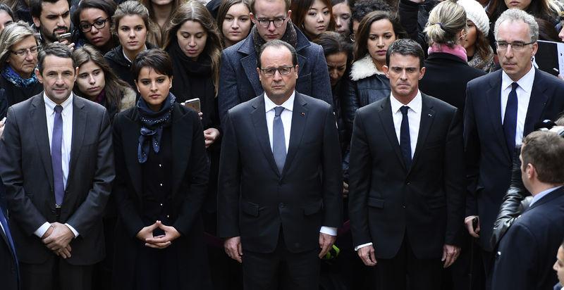 Paris'te hayat 1 dakika durdu