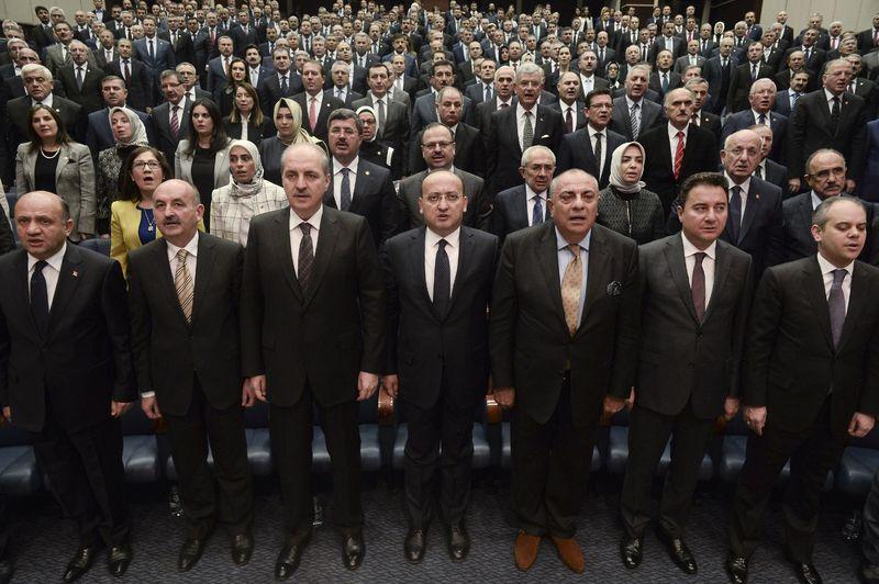 Davutoğlu'ndan muhalefete Fransa örneği