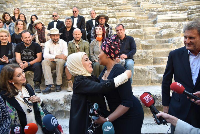 Emine Erdoğan lider eşlerine Antalya'yı gezdirdi