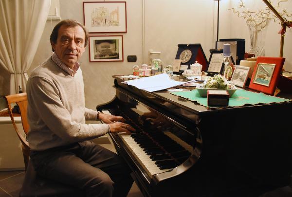 İngiliz Kraliyet Filarmoni Orkestrası Sezen