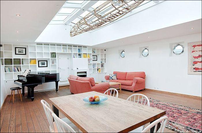 Hurda tekne saraya çevrildi