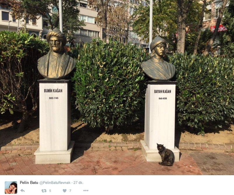 Pelin Batu'dan heykelli paylaşımlar