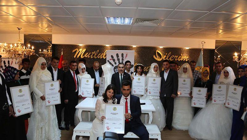 Adana'da yeni çiftlerden şiddete karşı sözleşme
