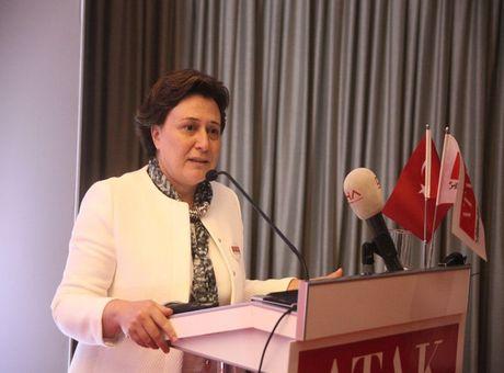 Yeni kabinede iki kadın bakan