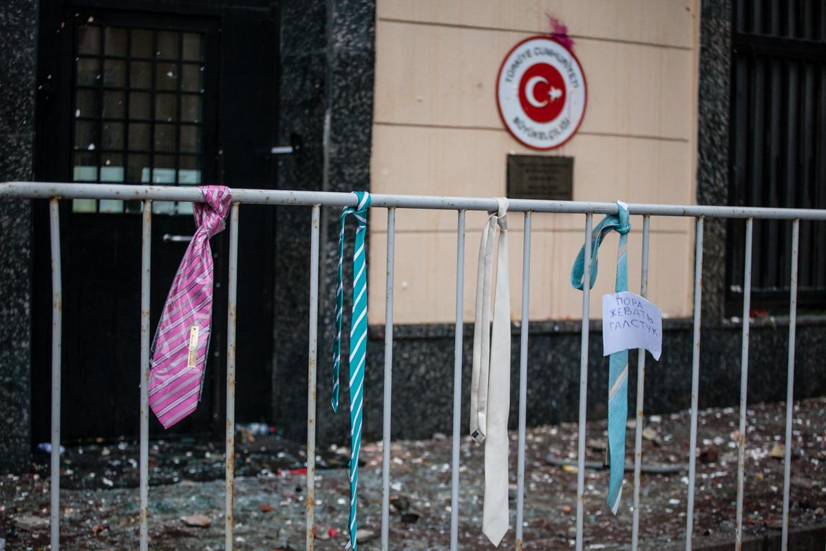 Türkiye'nin Moskova Büyükelçiliği'ne taşlı saldırı